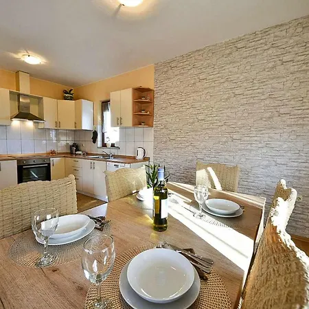 Holiday home Holiday - Cdn021015-f