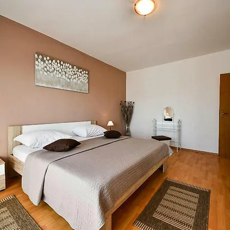 Holiday home Holiday - Cdn021015-f *